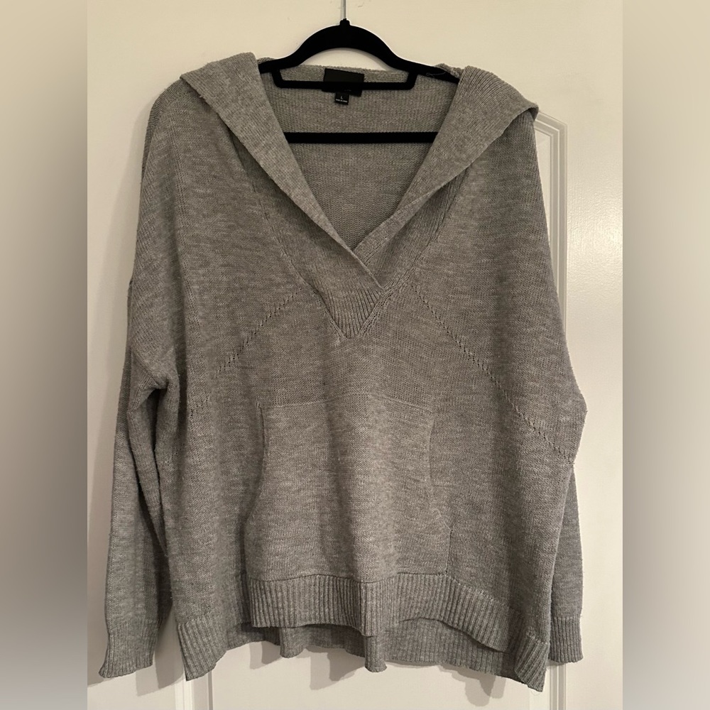 Grey knitted pullover hoodie